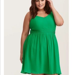 Torrid Kelly Green Chiffon Pleated Skater Dress